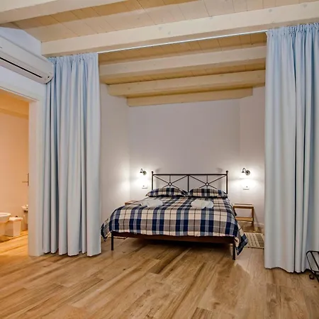 Tizi Vendégház 4*